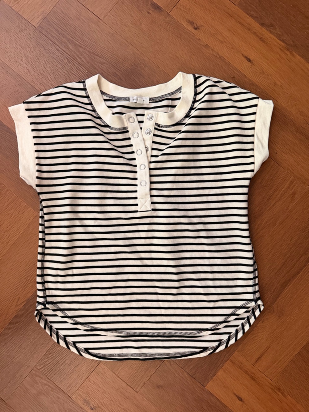 Blu Pepper Black & Cream Striped Snap Front Sleeveless Top Size M